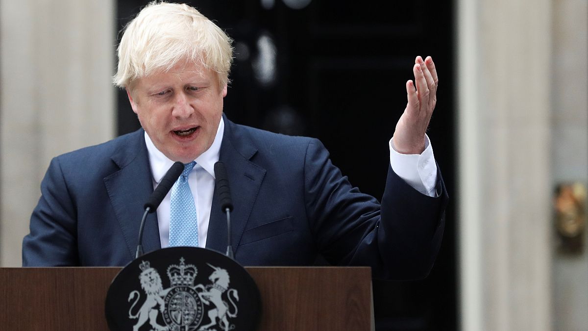 Boris Johnson depois da reunião de emergência do governo