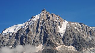 Brite schleppt 26 kg Fitnessgerät auf Mont-Blanc - und lässt es stehen