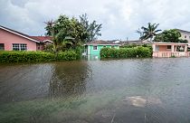 طوفان دورین با گرفتن قربانی در باهاما سواحل آمریکا را در می‌نوردد
