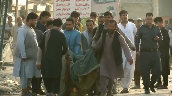 Kaboul : au moins 16 civils sont morts dans un attentat à la voiture piégée Kaboul : au moins 16 civils sont morts dans un attentat à la voiture piégée