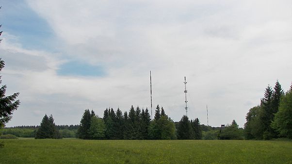 Arbeitsgondel an Sendeturm stürzt 50 Meter in die Tiefe - drei Tote Arbeitsgondel an Sendeturm stürzt 50 Meter in die Tiefe - drei Tote