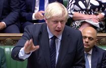 Nouvel échec pour Boris Johnson : les députés votent une motion pour reporter le Brexit