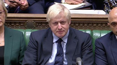 Der britische Premierminister Boris Johnson spricht im Parlament in London.