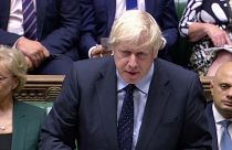 Boris Johnson, Lee'nin Liberal Demokrat Parti'ye geçmesiyle parlamentodaki çoğunluğunu kaybetti