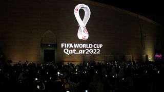 شاهد: بتصميم يستوحي رمزية عربية قطر تكشف شعار كأس العالم لكرة القدم 2022