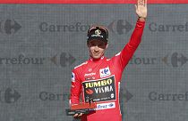 Roglic indossa la "Roja".