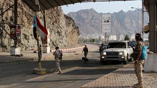 الحكومة اليمنية تقول إنها ترغب في الحوار مع أبوظبي لحل أزمة الجنوب