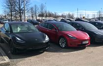 Продажи электрокаров резко упали