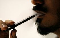 ولاية أمريكية تحظر السجائر الإلكترونية "ذات النكهات الحلوة".. لماذا؟