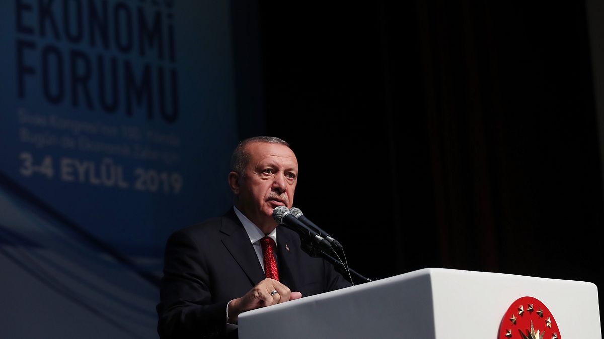 Cumhurbaşkanı Recep Tayyip Erdoğan, Sivas'ta Orta Anadolu Ekonomi Forumu'na katılarak burada bir konuşma yaptı