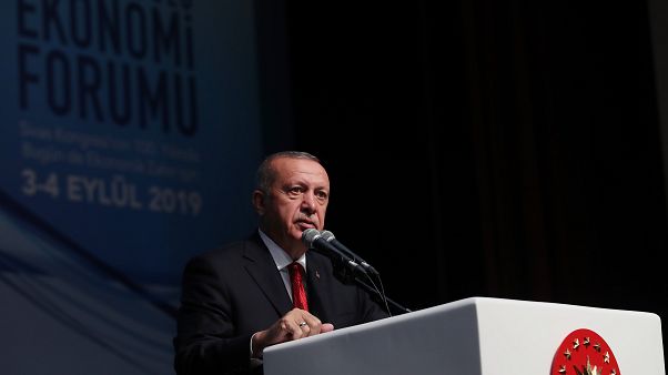 Cumhurbaşkanı Recep Tayyip Erdoğan, Sivas'ta Orta Anadolu Ekonomi Forumu'na katılarak burada bir konuşma yaptı Cumhurbaşkanı Recep Tayyip Erdoğan, Sivas'ta Orta Anadolu Ekonomi Forumu'na katılarak burada bir konuşma yaptı