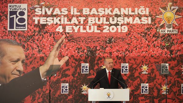 Βέλη Ερντογάν σε Κιλιτσντάρογλου για τα γεωτρύπανα με αποδέκτες Κύπρο-Ελλάδα Βέλη Ερντογάν σε Κιλιτσντάρογλου για τα γεωτρύπανα με αποδέκτες Κύπρο-Ελλάδα