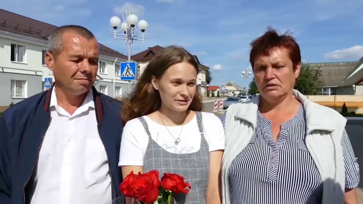 В Республике Беларусь девушка нашла своих родителей после 20 лет разлуки