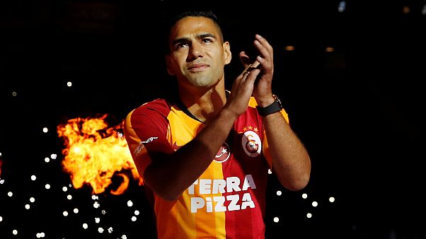 Video Turkish Football Club Galatasaray S Hero S Welcome For New Striker Radamel Falcao Euronews