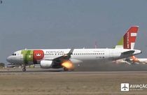Avião da TAP com motor em chamas aborta descolagem
