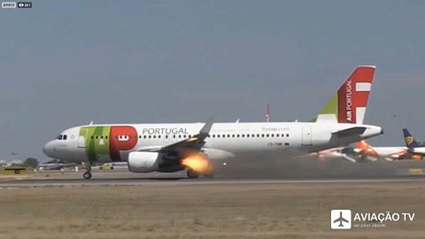 Incendio en el motor de un avión de TAP Incendio en el motor de un avión de TAP