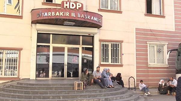 Diyarbakır'daki ailelerin eylemlerinde taraflar ne diyor? Diyarbakır'daki ailelerin eylemlerinde taraflar ne diyor?