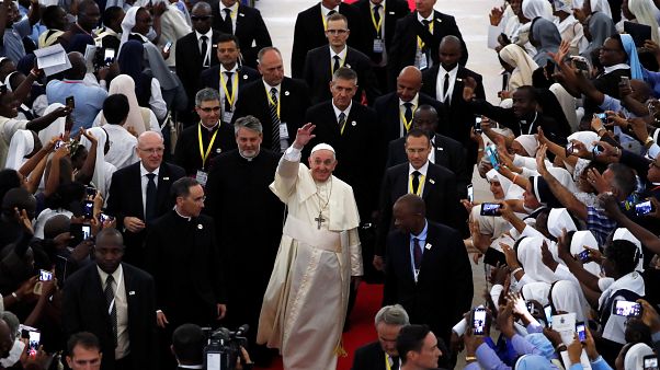 El Papa es recibido en el pabellón de Maxaquene en Maputo El Papa es recibido en el pabellón de Maxaquene en Maputo