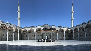 چاملیجا یا «مسجد اردوغان» بر بام استانبول