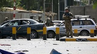 أفغانستان: عشرة قتلى و42 جريحاً في تفجير انتحاري.. والمبعوث الأمريكي يعود للمفاوضات