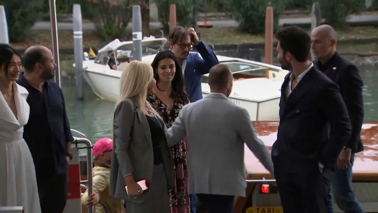 Venezia 76: l'ultimo giorno di presentazioni fra Johnny Depp e Roger Waters Venezia 76: l'ultimo giorno di presentazioni fra Johnny Depp e Roger Waters