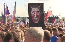 Bocsánatot kell kérnie a tüntetőktől a cseh miniszterelnöknek