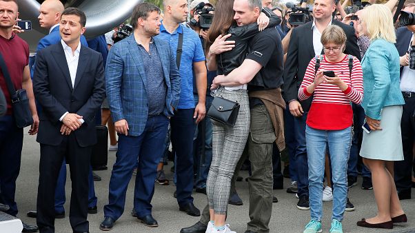 Emotional scenes as Ukraine president welcomes home freed prisoners Emotional scenes as Ukraine president welcomes home freed prisoners