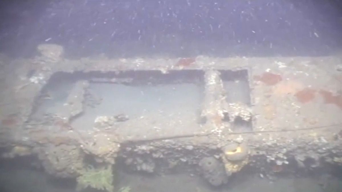 Birinci Dünya Savaşı'nda İstanbul ve İzmit'i topa tutan, Nara Burnu açıklarında batan İngiliz denizaltısı E7'nin 80 metre derinlikteki enkazı