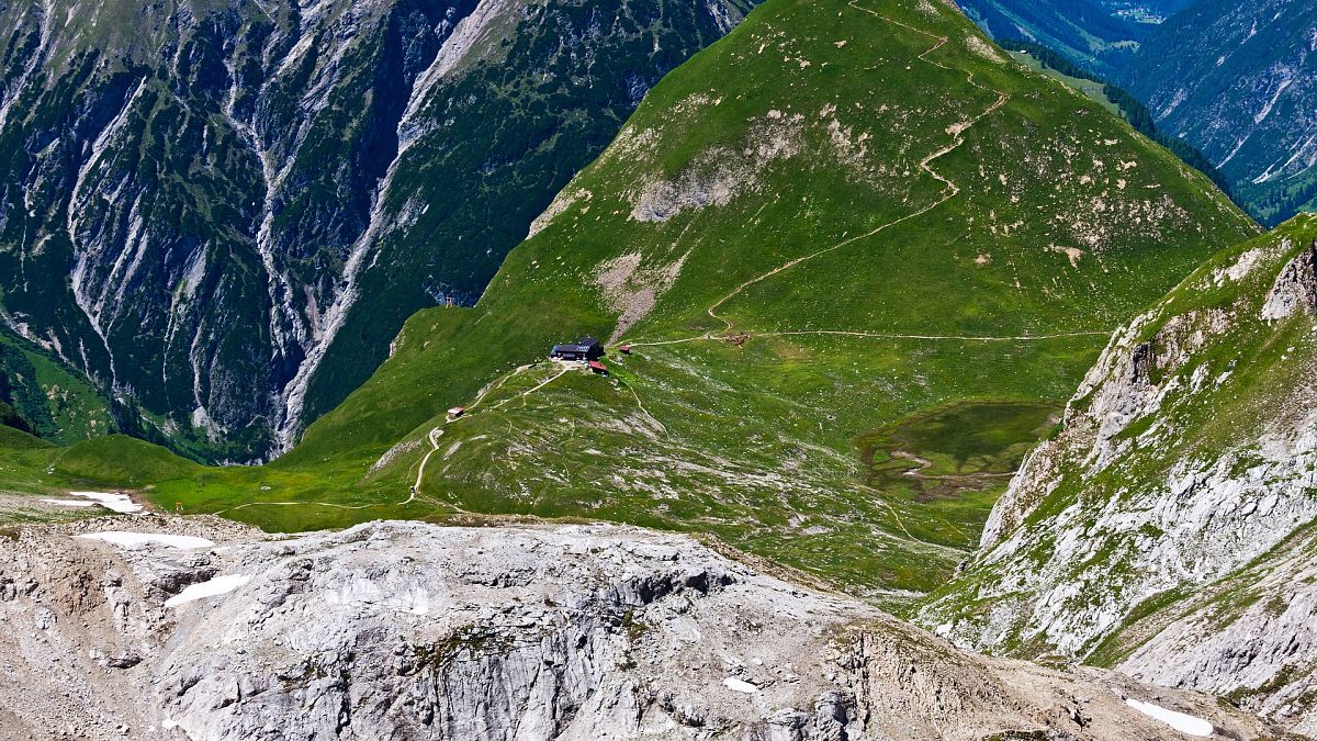 Deutscher Bergsteiger stürzt in den österreichischen Alpen in den Tod