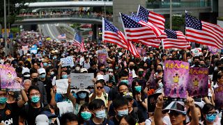 معترضان با خواندن سرود ملی آمریکا خطاب به ترامپ: هنگ کنگ را آزاد کن