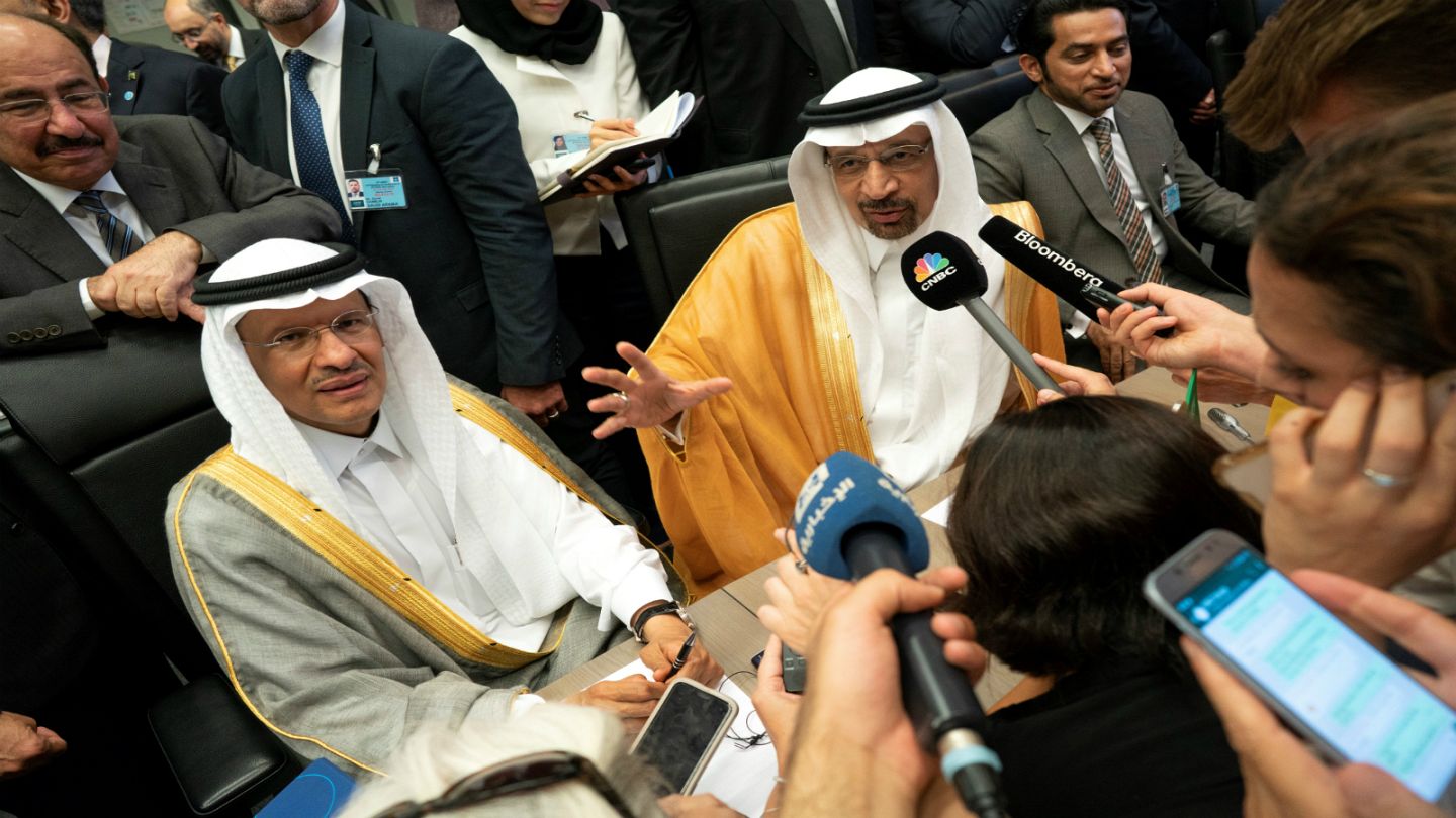 من هو الأمير عبد العزيز بن سلمان وزير الطاقة السعودي الجديد