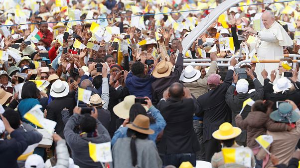 Le pape accueilli par les Malgaches près de Tananarive Le pape accueilli par les Malgaches près de Tananarive