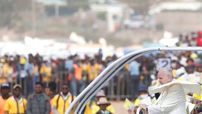 Papa condena corrupção em missa em Antananarivo