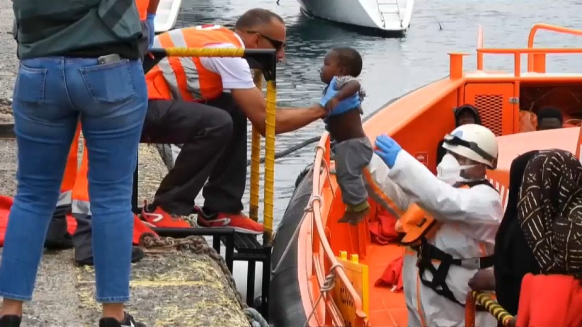 Más de cien inmigrantes llegan a las costas de Canarias desde el viernes