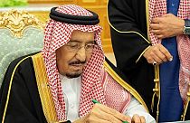 العاهل السعودي يشدّد قبضة أسرته على مفاتيح الحكم الرئيسية في المملكة