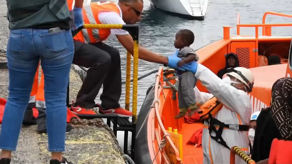 Más de un centenar de migrantes fueron rescatados en Canarias durante el fin de semana