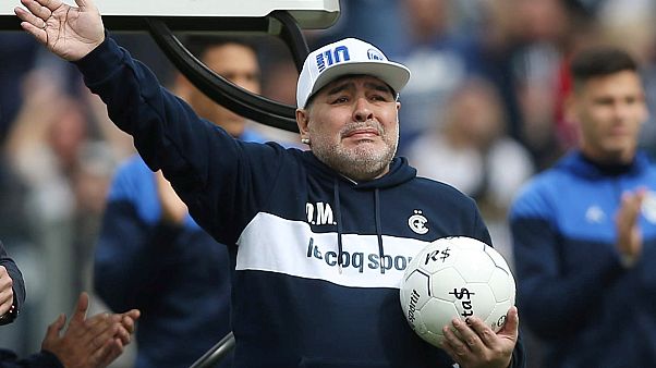 Emoción en el fútbol argentino ante el enésimo regreso de Maradona, en su versión entrenador Emoción en el fútbol argentino ante el enésimo regreso de Maradona, en su versión entrenador