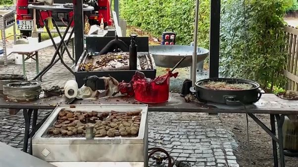 Explosion auf Dorffest: Frau tot, 5 Personen schwer verletzt Explosion auf Dorffest: Frau tot, 5 Personen schwer verletzt