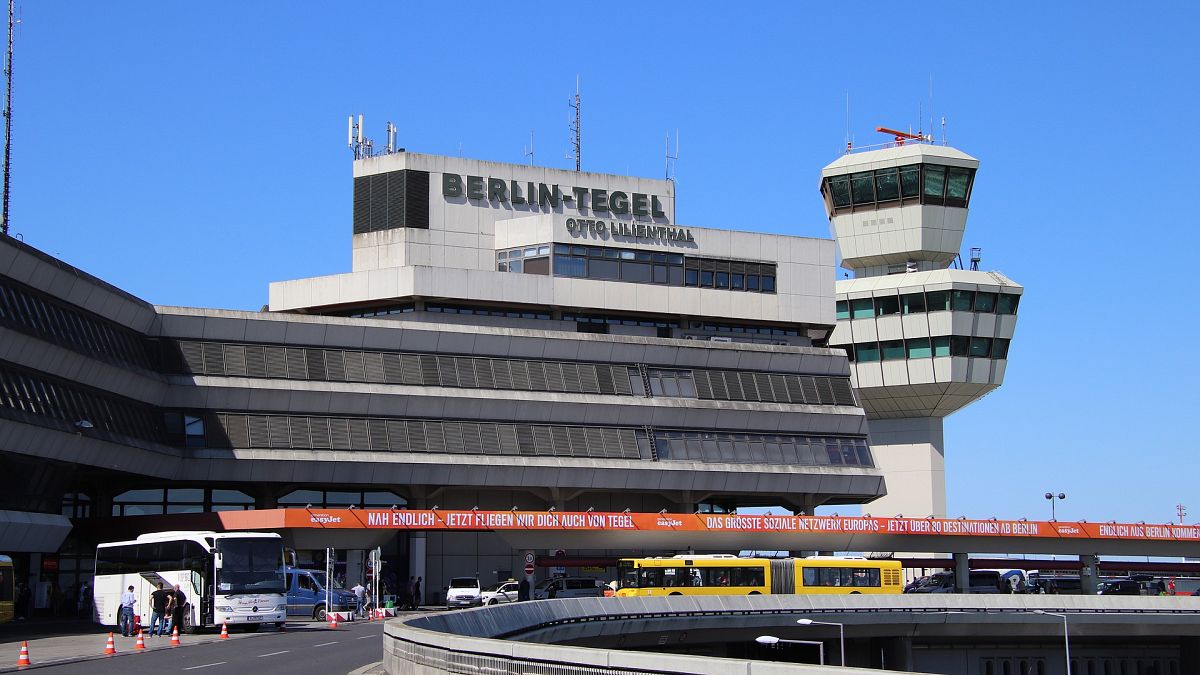 Turbulenzen in Eurowings-Maschine: 8 Verletzte am Flughafen Tegel