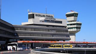 Turbulenzen in Eurowings-Maschine: 8 Verletzte am Flughafen Tegel