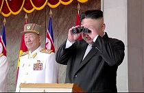 Coreia do Norte lança dois projéteis