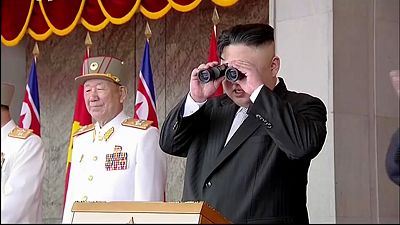 Coreia do Norte lança dois projéteis