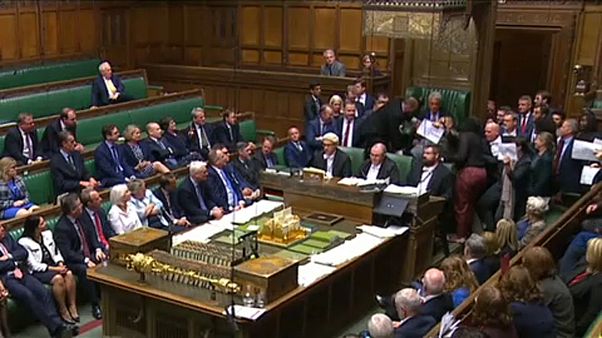 Los británicos reaccionan al espectáculo del cierre del Parlamento Los británicos reaccionan al espectáculo del cierre del Parlamento