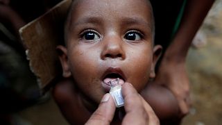 صورة من مخيم للاجئين في بنغلاديش حيث نفذت منظمة الصحة العالمية حملة تطعيم ضدّ الكوليرا