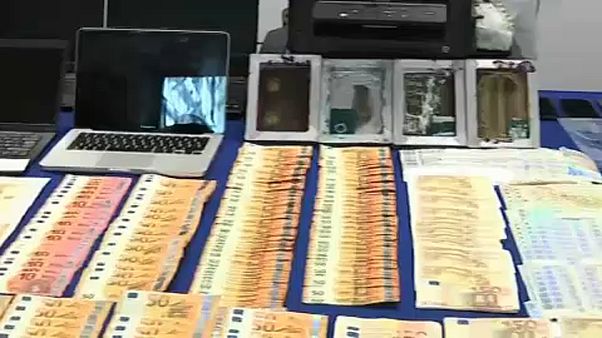 Cae una red de falsificadores de billetes que operaba en la 'dark web' Cae una red de falsificadores de billetes que operaba en la 'dark web'
