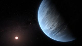 L'exoplanète K2-18b orbitant autour de la naine rouge K2-18, située dans la constellation du Lion, à 110 années-lumière du système solaire.