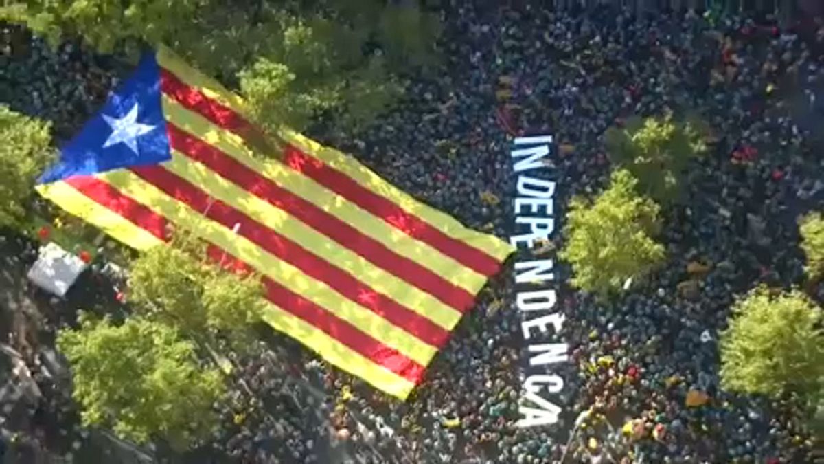Barcellona: l'orgoglio indipendentista celebra la Diada. Seicentomila persone in piazza