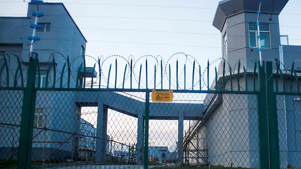 Doğu Türkistan'ın Dabançenk bölgesinde bir toplama kampı Doğu Türkistan'ın Dabançenk bölgesinde bir toplama kampı