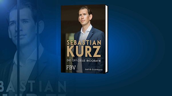 „Wie ein Groschenroman“: „Schwülstige“ Kurz-Biografie erntet Spott „Wie ein Groschenroman“: „Schwülstige“ Kurz-Biografie erntet Spott