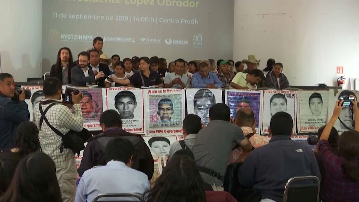 AMLO pedirá al Ejército que revele toda la información sobre los 43 de Ayotzinapa
